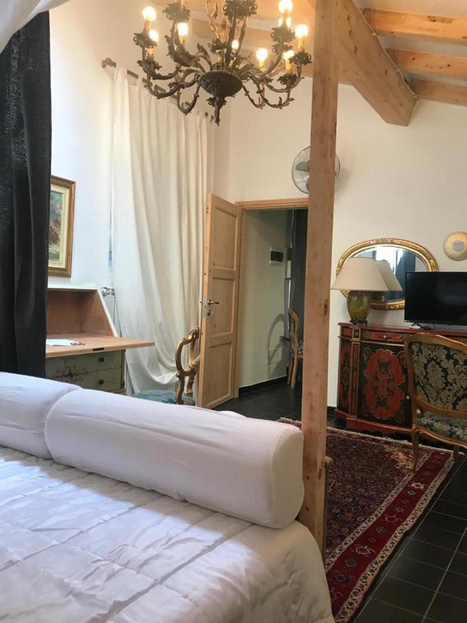 Sanctus Syrus 2 Bed and Breakfast Albenga Eksteriør billede