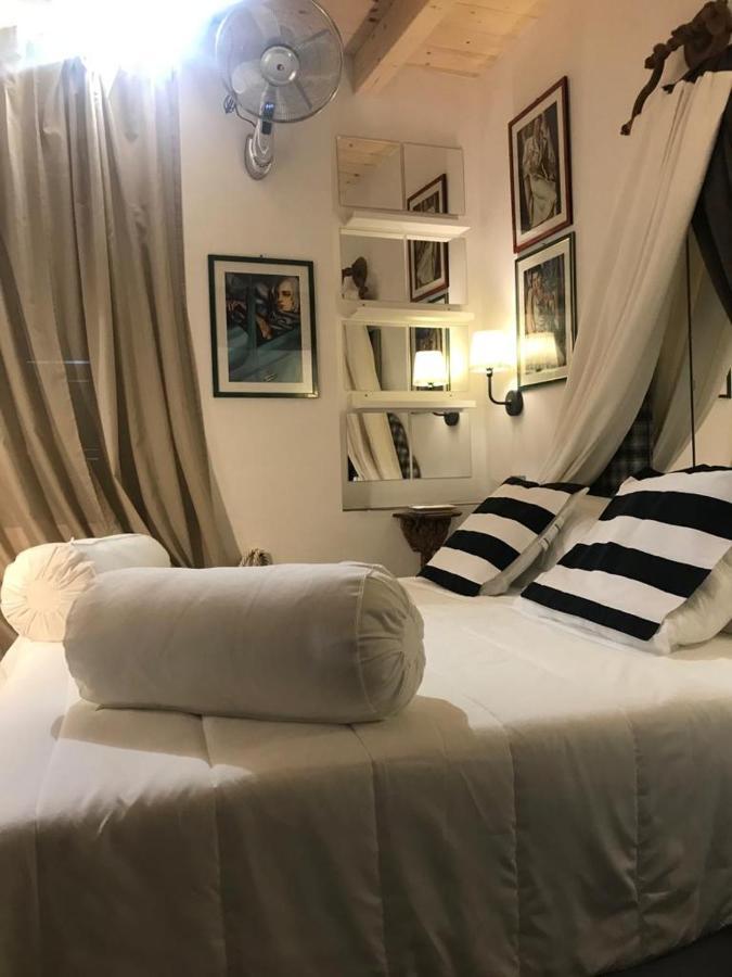 Sanctus Syrus 2 Bed and Breakfast Albenga Eksteriør billede